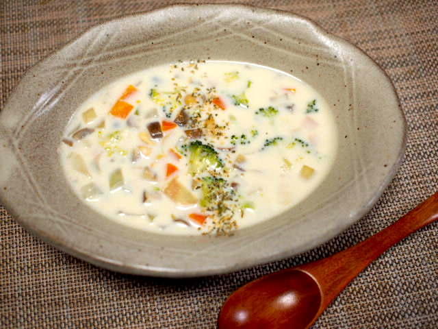 ほくほくお豆とたっぷり野菜のスープ