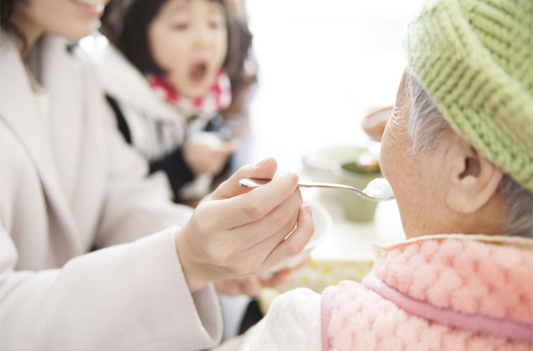 ご高齢者が食べやすい食事とは？栄養たっぷりでおいしい介護食